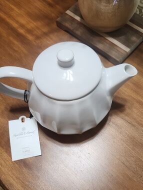 HEARTH&HAND with MAGNOLIA teapot